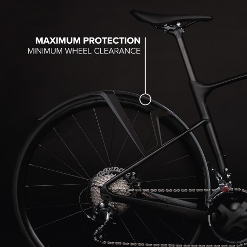 Simplify your setup with a mudguard that features a hassle-free design, attaching and detaching effortlessly without the need for any tools.